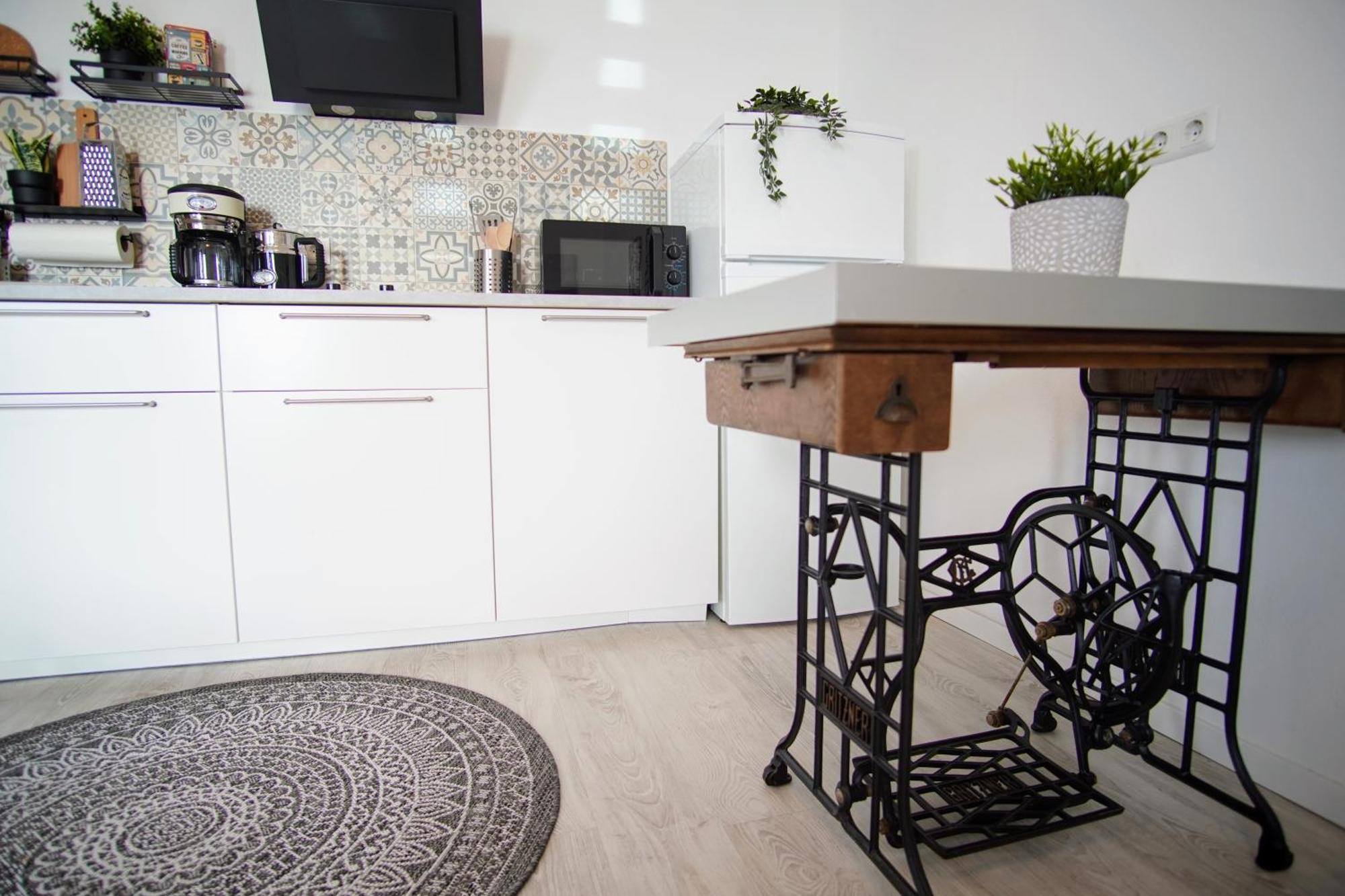 Lenastay I Nostalgieapartment I Innenstadt カイザースラウテルン エクステリア 写真